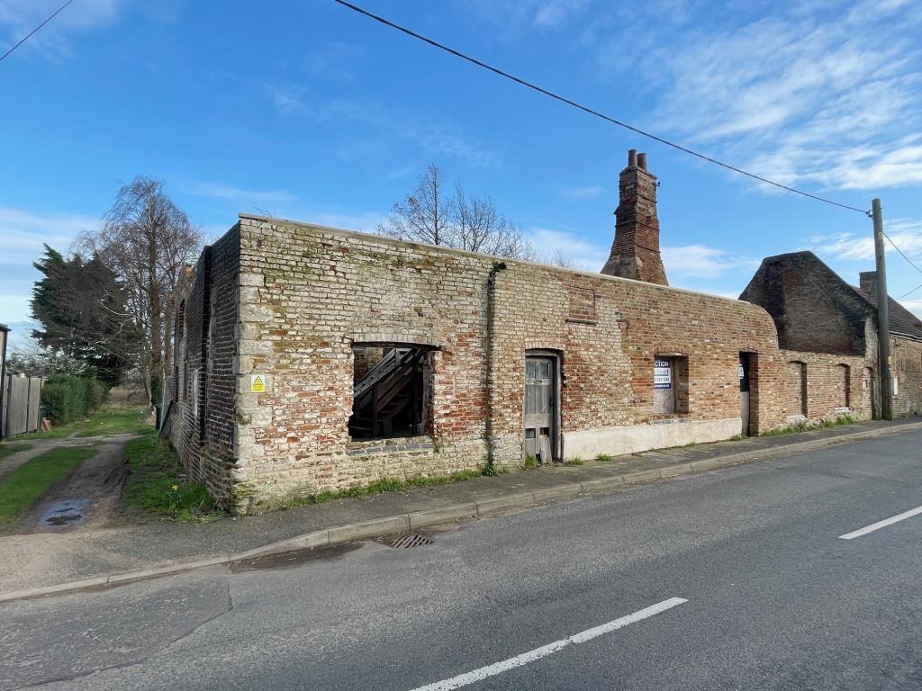 Lot: 58 - COTTAGE RENOVATION PROJECT WITH PLANNING IN VILLAGE LOCATION - Road frontage of the cottage renovation project